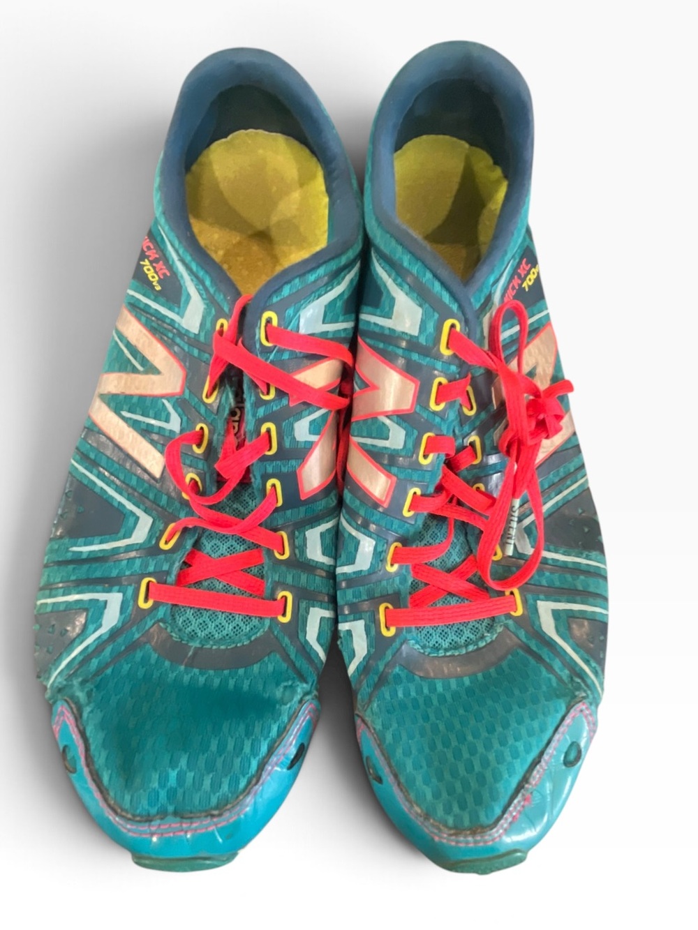 New Balance Women's Teal Athletic Running Shoes with Pink Laces XC700v3